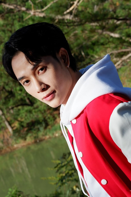 Tháng 12/2022, một trường đại học đã đăng tải hình ảnh Trúc Nhân trên tấm poster ca nhạc mà không xin phép khiến nam ca sĩ bức xúc lên tiếng: "Sử dụng hình ảnh Nhân để PR! Show diễn ngày 12/11 này quản lý Nhân không hề nhận. Thật khủng khiếp! Sao lại lừa fans của tôi như vậy?".