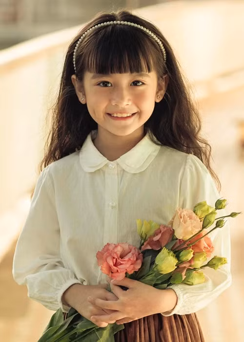 Thùy Linh tham gia diễn xuất trong các dự án điện ảnh, webdrama như: “Vong nhi”, “Khi ta hai lăm”, "Em là người anh thích”, “Chuyện của Hiền”.