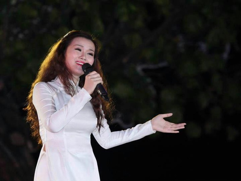 Võ Hạ Trâm tạo dấu ấn với loạt bài hát như “Mùa hè đẹp nhất”, “Những ngày xưa ấy”, “Giấc mơ mùa thu”, “Chợt như giấc mơ”, “Mẹ tôi”, “Nhà anh trên đỉnh cheo leo”...