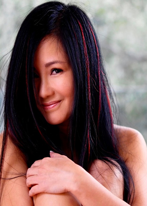 Hồng Nhung có nhiều bức ảnh táo bạo không kém. Ảnh: FBNV