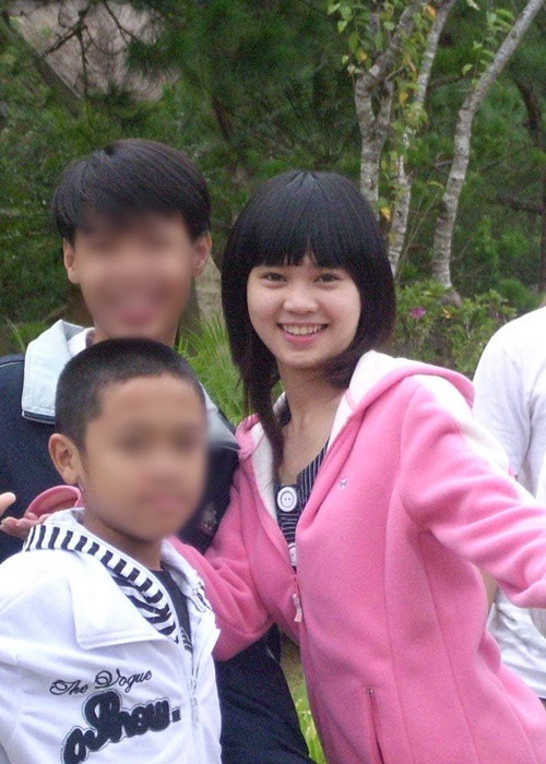 Nữ diễn viên chia sẻ những khoảnh khắc đời thường bên gia đình vào năm 18 tuổi.