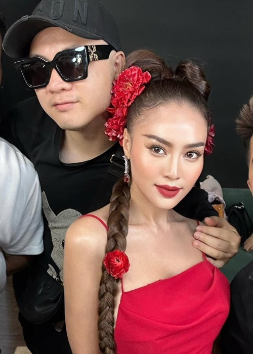 Trước đó, Lan Ngọc có buổi chụp ảnh cùng NTK Đỗ Mạnh Cường.