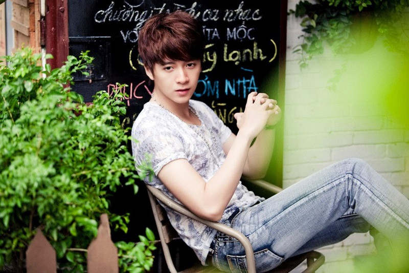 Khi Ngô Kiến Huy học hết cấp 2, cuộc sống gia đình bớt vất vả hơn.