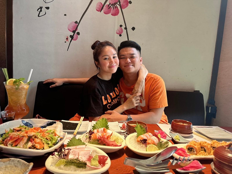 Trung Kiên luôn hỗ trợ Lê Phương chăm sóc con cái. Anh cũng ủng hộ công việc diễn xuất của vợ. Theo Lê Phương, Trung Kiên rất hòa đồng với các bạn diễn nam của cô.