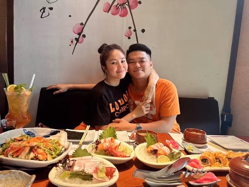 Trung Kiên luôn hỗ trợ Lê Phương chăm sóc con cái. Anh cũng ủng hộ công việc diễn xuất của vợ. Theo Lê Phương, Trung Kiên rất hòa đồng với các bạn diễn nam của cô.