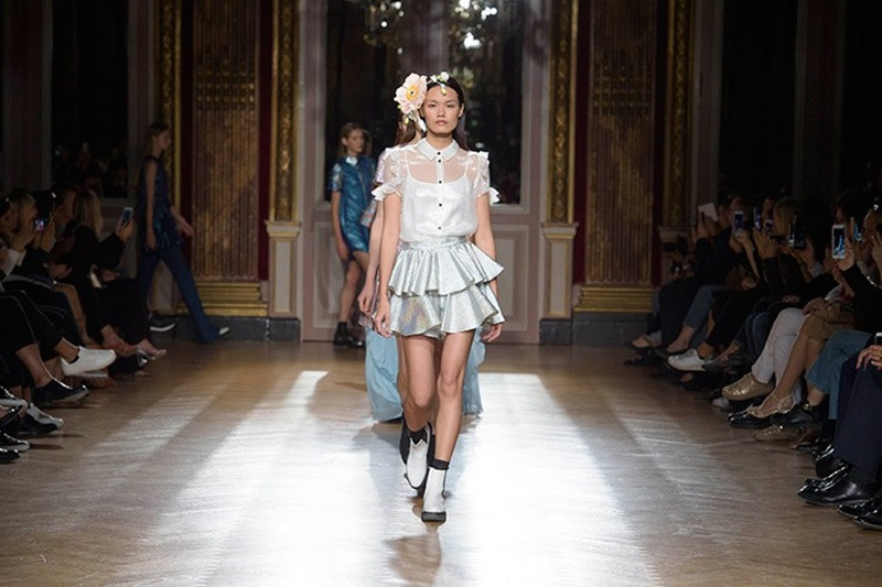 Lê Thanh Thảo từng sang Pháp tìm kiếm cơ hội phát triển sự nghiệp người mẫu quốc tế. Cô đã trúng các show diễn thuộc Paris Fashion Week (Tuần lễ thời trang Paris).