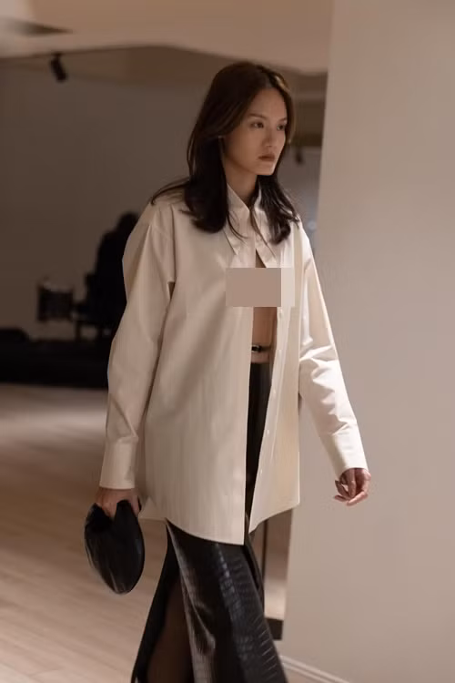 Năm 2021, người mẫu Thùy Dương kể lại sự cố 1 Á hậu hống hách, gây náo loạn vì nghi ngờ ai đó "chôm" chiếc túi Chanel của mình trong hậu trường show diễn thời trang. Lê Thanh Thảo sau đó xác nhận cô chính là "nạn nhân" của vụ ồn ào năm xưa.