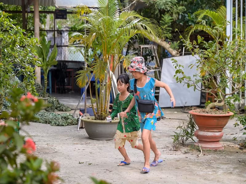 Cherry từng đóng "Lật mặt 4: Nhà có khách" trong khi Sunny lần đầu đóng series "Lật mặt".