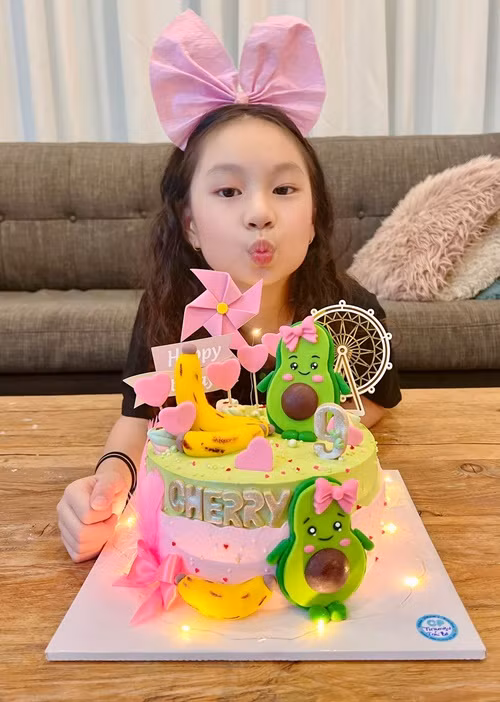 Mỗi năm, Cherry đón sinh nhật giản dị, ấm cúng.