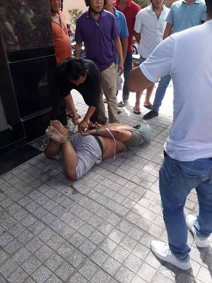 Nữ sinh lao xe máy tóm gọn tên cướp giữa phố Nu sinh lao xe may tom gon ten cuop giua pho