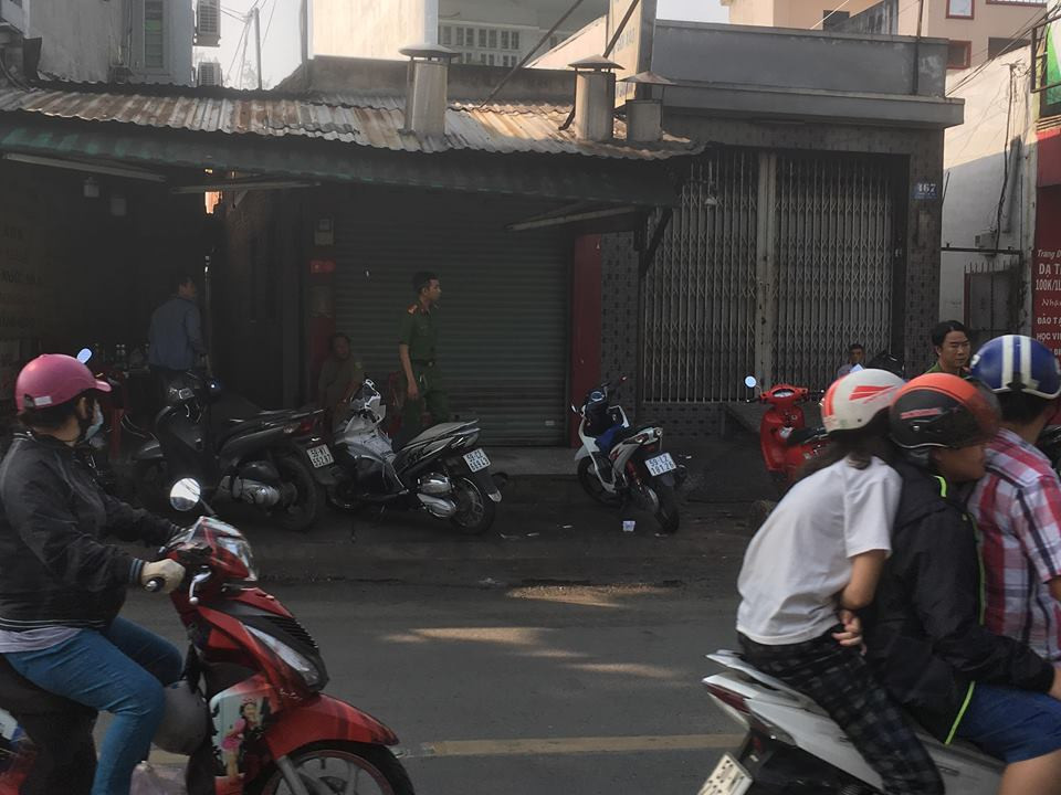 TP HCM: Đang nói chuyện, thanh niên bất ngờ bị bạn đâm chết TP HCM: Dang noi chuyen, thanh nien bat ngo bi ban dam chet