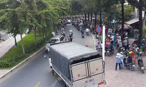 Niu keo tinh cam khong duoc, thay giao dam chet ban gai