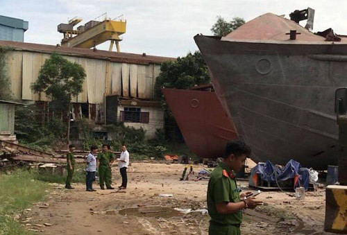 Vụ nổ kinh hoàng tại công ty đóng tàu An Phú, 2 người tử vong - Hình 3 Vu no kinh hoang tai cong ty dong tau An Phu, 2 nguoi tu vong-Hinh-3
