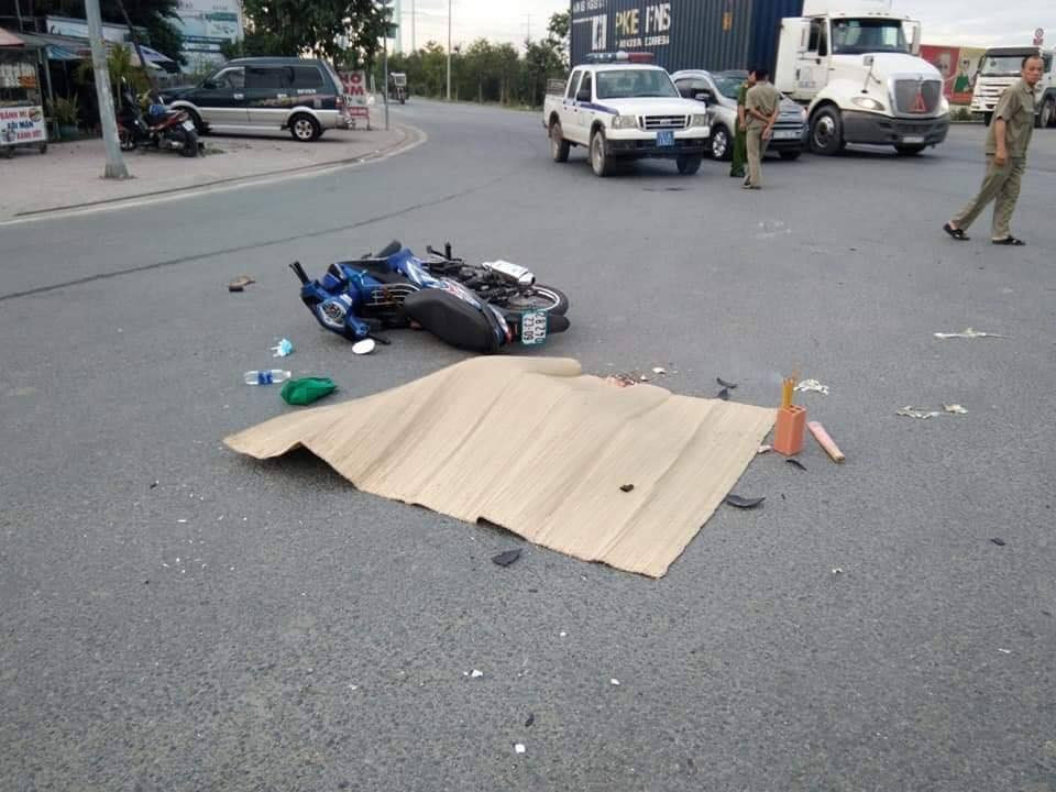 TP.HCM: Xe dau keo bat ngo danh lai can co gai tre tu vong