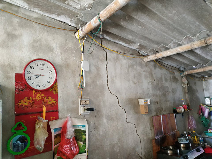 Ông Lê Minh Tuân, Chủ tịch UBND xã Tam Đa cho biết, tháng 2/2020 khi dự án hoàn thành, nền đường được thay đổi, tôn cao dẫn đến những nhà dân bị thấp hơn mặt đường.