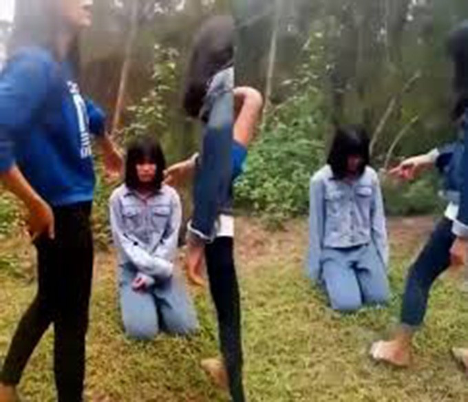 Hay như hồi tháng 3/2019, một nữ sinh tại Diễn Châu, Nghệ An bị bạn đánh rồi quay clip tung lên mạng khiến dư luận phẫn nộ.