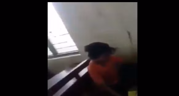 Còn theo lãnh đạo Phòng giáo dục huyện Lạc Sơn, sự việc xảy ra cách đây hơn 1 tháng và lãnh đạo trường THCS Chí Thiện cũng đã có báo cáo, ngay sau đó Phòng giáo dục huyện yêu cầu nhà trường làm rõ vụ việc. Nguyên nhân vụ việc do xích mích cá nhân giữa hai học sinh tuy nhiên nhà trường đã cho mời các em có mặt trong lớp vào thời điểm xảy ra vụ việc đến nhắc nhở vì khi xảy ra đã không can ngăn, báo cáo tới thầy cô kịp thời. 