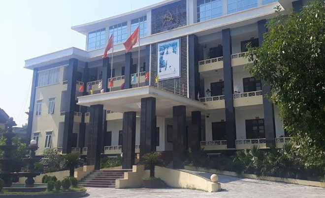 Cụ thể trong đơn tố cáo, ông C. nêu năm 2006, ông kết hôn với bà Nguyễn Thị Hà trên tinh thần tự nguyện và xuất phát từ tình yêu. Sau khi kết hôn, vợ chồng ông C. có với nhau 3 người con. Tuy nhiên, theo ông C. tìm hiểu và xác minh thì 2 trong số 3 người con không phải là con của ông.