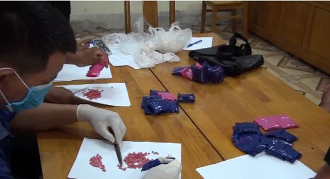 Bộ Chỉ huy Bộ đội Biên phòng tỉnh Quảng Bình đã chỉ đạo lực lượng làm nhiệm vụ dẫn giải đối tượng, tang vật về Đồn Biên phòng Cửa khẩu Quốc tế Cha Lo điều tra, xác minh làm rõ, tiến hành các hoạt động điều tra ban đầu, khởi tố vụ án hình sự và chuyển giao cho cơ quan chức năng thụ lý theo quy định của pháp luật.