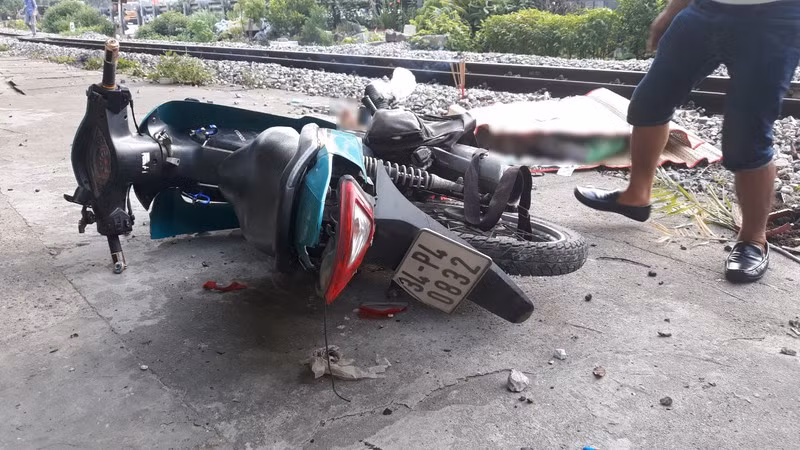 Tai xe Grab bi tau hoa huc vang hang chuc met, tu vong tai cho-Hinh-2