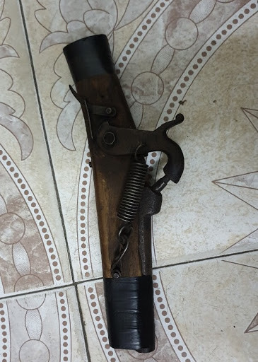 Nhờ sự phối hợp chặt chẽ, kịp thời giữa BIDV Hạ Long và Công an tỉnh, đối tượng Trần Thế Khương, trú tại TP Hạ Long đã nhanh chóng bị khống chế và bắt giữ sau 7 phút. Người và tài sản được đảm bảo an toàn tuyệt đối.