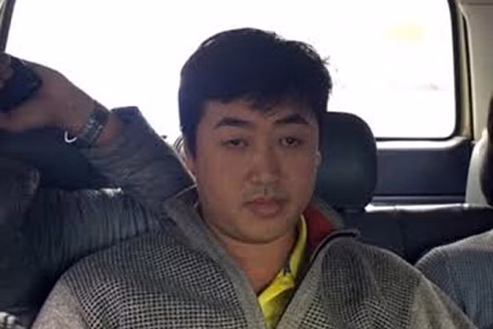 Khoảng 17h ngày 6/12/2016, sau khi quan sát nhân viên phòng giao dịch Thành Nội, chi nhánh ngân hàng BIDV Thừa Thiên - Huế (số 29 Mai Thúc Loan, TP Huế) đang đếm tiền bó lại thành từng cọc và không còn khách vào giao dịch thì Tâm cầm súng gas bắn đạn bi xông vào bắn nhiều phát nhằm uy hiếp các nhân viên. Ngay sau đó, Tâm nhanh tay hốt trọn số tiền 725,7 triệu đồng cho vào túi xách rồi phóng xe máy tẩu thoát. 