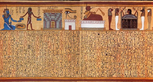 Vào thời Ai Cập cổ đại, một số phần của cuốn sách của Cái chết được viết vào bên trong quan tài hoặc trên các bức tường trong kim tự tháp hoặc viết trên tấm vải lanh quấn quanh thi thể người quá cố để họ sử dụng khi sang thế giới bên kia.