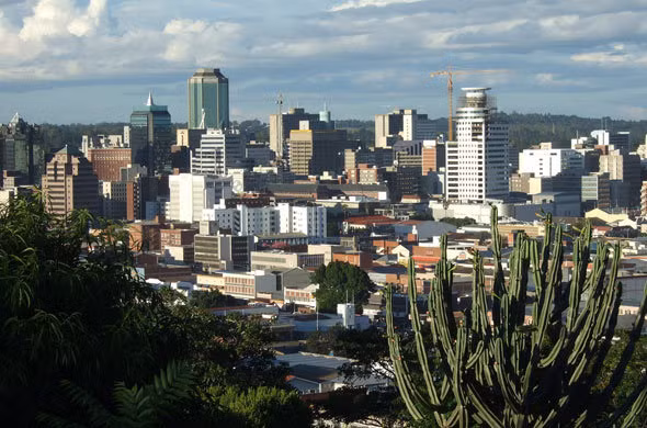  Đất nước Zimbabwe từng được biết đến với tên gọi Rhodesia. Vào năm 1980, Rhodesia giành được độc lập và đổi tên thành Zimbabwe vào năm 1981.