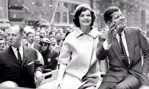 Nội dung luật điều luật này là mọi tài liệu liên quan đến vụ ám sát sẽ được công khai với công chúng sau 25 năm.