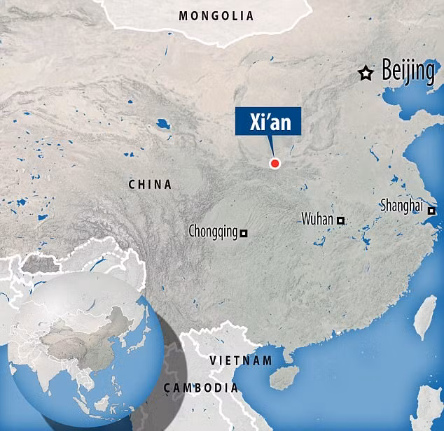 Các chuyên gia cho hay có một lối vào ở góc phòng tắm khá rộng rãi.