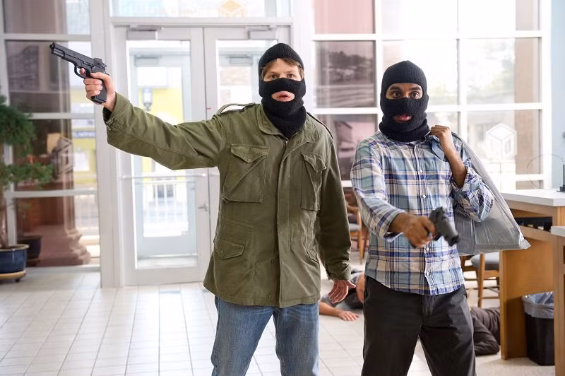 Theo ước tính, mỗi ngày có khoảng 20 ngân hàng trên thế giới bị cướp. Sự thật bất ngờ này khiến nhiều người bị sốc, thậm chí là không tin điều này lại xảy ra.