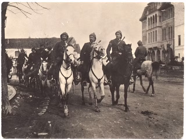 Những người lính Thổ Nhĩ Kỳ ra chiến trường bảo vệ quê hương.