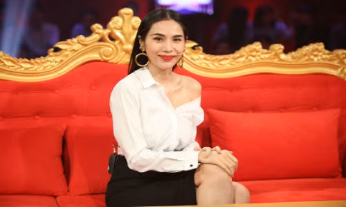 Thuy Tien: Ung Hoang Phuc theo duoi 1 thang nhung toi khong chap nhan