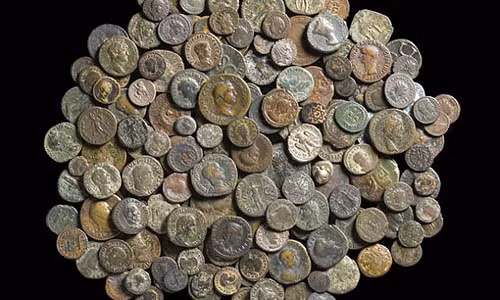 Tìm thấy kho tiền cổ niên đại 2.500 năm trong lâu đài Tim thay kho tien co nien dai 2.500 nam trong lau dai