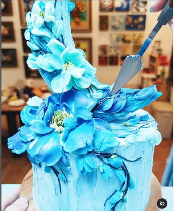 Để có những sản phẩm chia sẻ với người hâm mộ, Jangcaicai phải dành hàng giờ tỉ mỉ bên lát bánh mì.