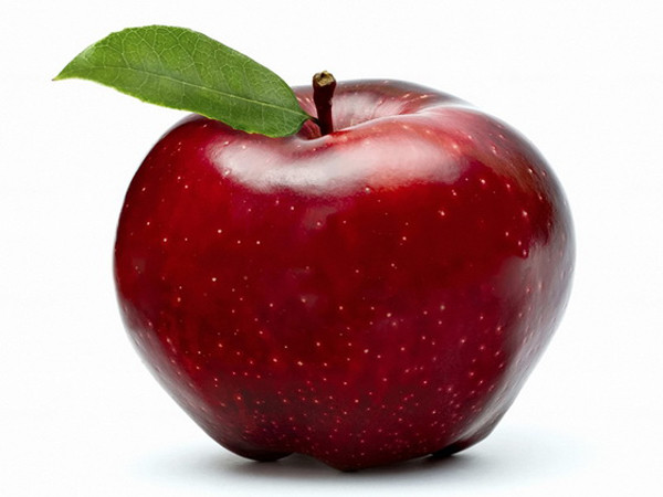 Về thời điểm ăn, chuyên gia sức khỏe cho rằng nếu hệ tiêu hóa hoạt động ổn định, ăn táo bất cứ lúc nào cũng không gây hại. Câu nói "Ăn táo buổi sáng được so sánh như vàng, buổi trưa là bạc, buổi chiều là đồng và buổi tối như thuốc độc" bắt nguồn từ thực trạng buổi sáng cơ quan tiêu hóa mới được kích hoạt, khả năng hấp thụ thức ăn sẽ yếu hơn. Sử dụng thực phẩm dễ tiêu như táo sẽ giúp cơ thể bổ sung dinh dưỡng.