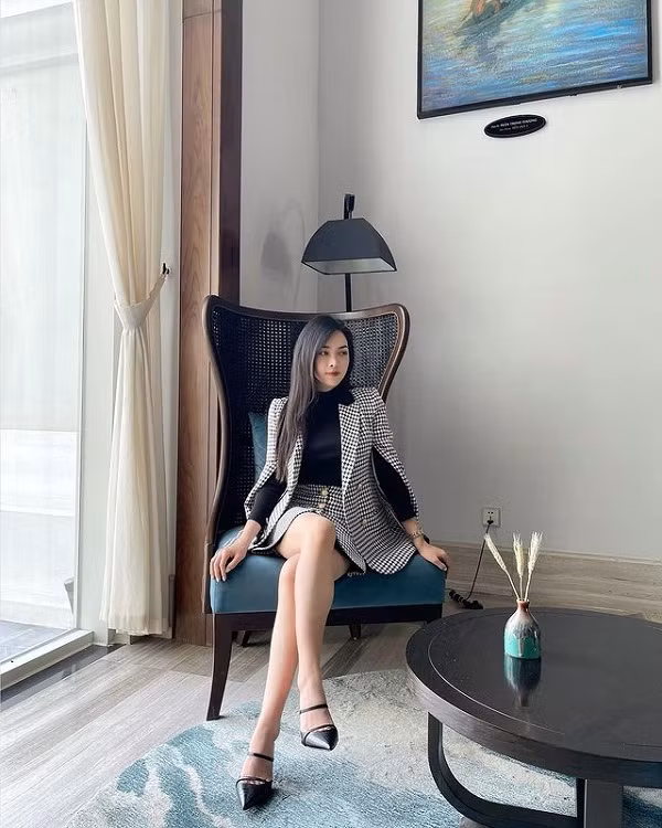 Không chỉ gây ấn tượng mạnh về nhan sắc, phong cách thời trang của Thanh Quỳnh cũng được đánh giá cao.