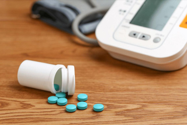 Uong thuoc ha huyet ap 3 nam, benh nhan van xuat huyet nao vi...-Hinh-2