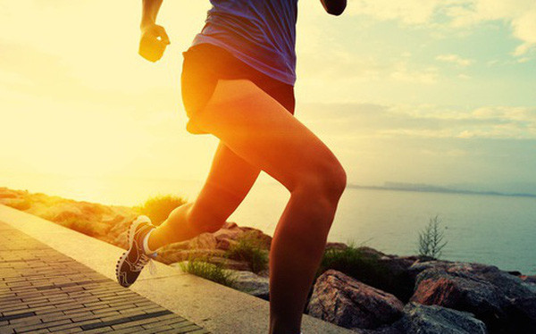 Câu nói này nói lên tầm quan trọng của việc trang bị dụng cụ hỗ trợ tốt. Tương tự, người chạy bộ muốn đạt được lợi ích sức khỏe cao nên đầu tư đồ tập phù hợp, nhất là đôi giày.