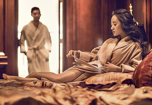 Thứ hai, phụ nữ có thói quen sinh hoạt không lành mạnh. Chị em có thói quen hút thuốc lá, uống rượu bia, thức khuya, chế độ ăn uống không lành mạnh, tâm trạng không thoải mái… đều có thể tăng khả năng lây nhiễm virus HPV.