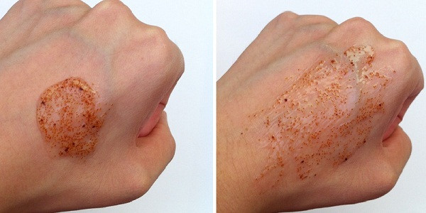 Thường xuyên tẩy tế bào chết. Nhiều chị em chú trọng làm trắng da song lại thường bỏ quên vùng mông. Để cải thiện vùng này, bạn nên tẩy tế bào chết 2-3 ngày/lần. Khi thực hiện, tiến hành massage nhẹ nhàng để loại bỏ các hắc tố lắng đọng, tăng độ đàn hồi cho “quả đào”.