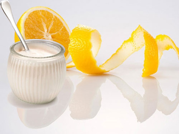 Báo chí Trung Quốc đưa tin, một phụ nữ trẻ sau khi ăn cam và uống sữa phải nhập viện trong tình trạng đau bụng dữ dội, nôn mửa, tiêu chảy. Sau đó vài ngày, một bé trai cũng bị lồng ruột vì ăn cam uống sữa, suýt tử vong. (Ảnh minh họa)