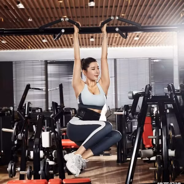 Về chế độ ăn uống, Liu Tai Yang thường uống bột protein, ăn ức gà bởi thực phẩm này có hàm lượng đạm cao song ít mỡ, cần thiết cho việc xây dựng cơ bắp, tăng cường miễn dịch.