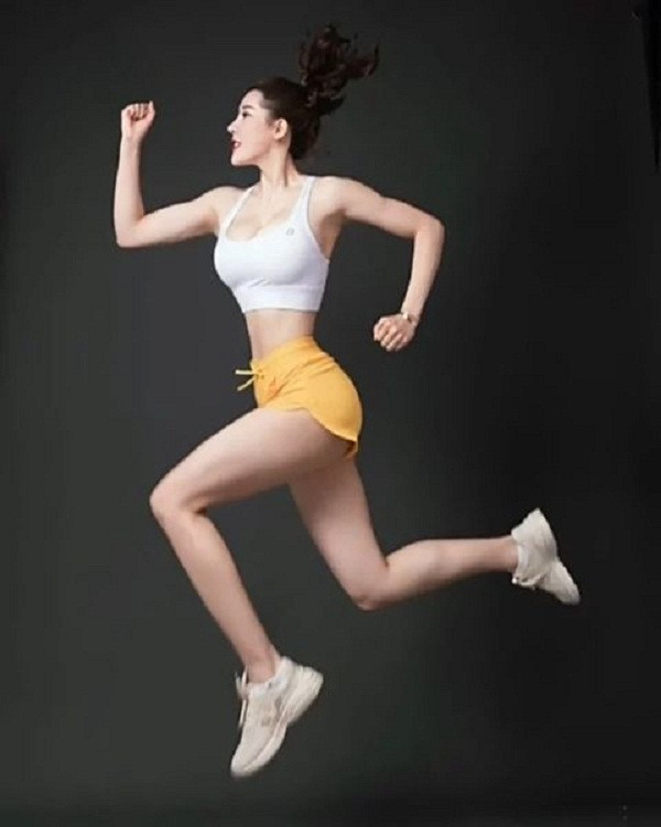 Cô cũng bổ sung thêm các loại rau xanh, đảm bảo ăn uống lành mạnh, đủ chất.