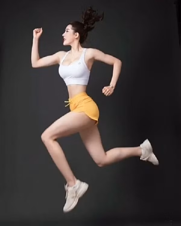 Cô cũng bổ sung thêm các loại rau xanh, đảm bảo ăn uống lành mạnh, đủ chất.