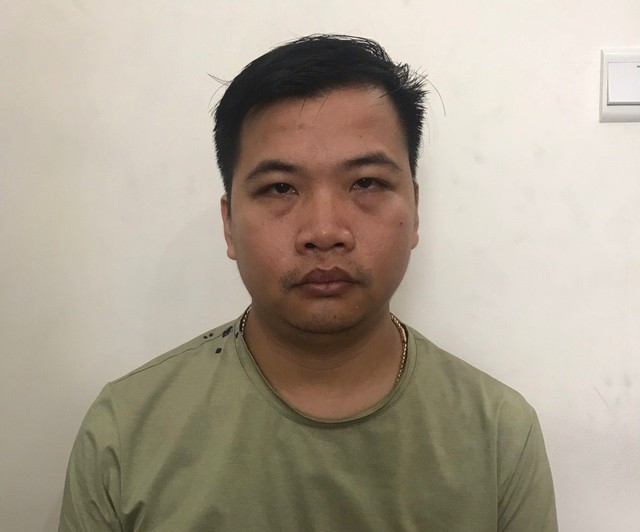 Nguyễn Văn Hiếu sử dụng tài khoản Telegram tên "Hiểu Hiểu" liên hệ với 2 tài khoản Telegram tên "Phep xinh" và "lưu ho so" để mua khoảng 10.000 bộ hồ sơ thông tin cá nhân (gồm: mặt trước, mặt sau CCCD và ảnh chụp khuôn mặt) và 7.343 thẻ sim kích hoạt sẵn. Sau đó, Hiếu đưa bộ thông tin cá nhân và sim này này cho các đối tượng trong nhóm để mở tài khoản trực tuyến của ngân hàng BIDV và ví điện tử các loại. Đến khi bị cơ quan Công an phát hiện, nhóm của Hiếu đăng ký được khoảng 20.000 (hai mươi nghìn) tài khoản ngân hàng và ví điện tử. Sau đó, Hiếu bán lại các tài khoản trên.