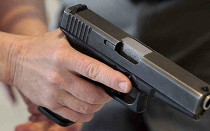 Lai Chau: Chong lay sung ban vo do khong chiu lam banh cung ram