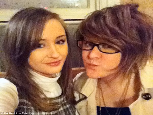 Khuôn mặt và bụng, chân của cô bây giờ đã khỏi hẳn, thậm chí còn không ai tim rằng cô đã bị chàm eczema. Tuy nhiên, chàm trên tay và cổ vẫn còn một ít vết chàm, cô hy vọng chúng sẽ khỏi vì cô vẫn kiên trì dùng cháo yến mạch. 