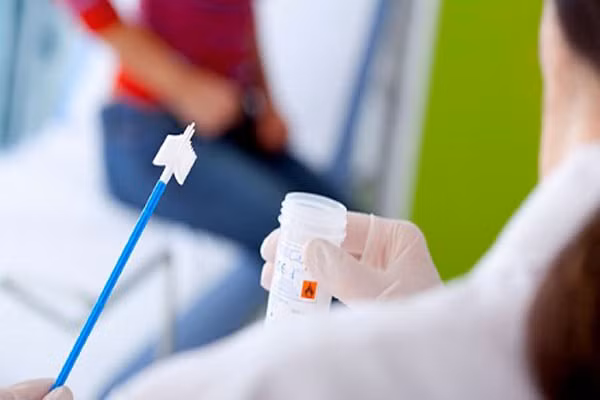 Có nhiều hơn một cách để đối phó với bất kỳ vấn đề sức khỏe nào. Một số người lựa chọn kiểm tra y tế thường xuyên để đảm bảo không cho bệnh ung thư tiến gần. Các bác sỹ cũng có thể kê toa thuốc như tamoxifen để làm giảm nguy cơ phát triển ung thư. Điều quan trọng nhất là hiểu và tìm cho mình phương pháp phù hợp nhất.