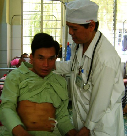 Phẫu thuật sỏi thận khủng trong cơ thể bệnh nhân Phau thuat soi than khung trong co the benh nhan